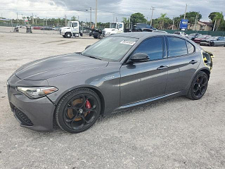 ALFA ROMEO GIULIA SUPER 2022