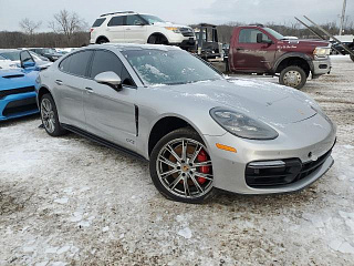 PORSCHE PANAMERA GTS 2020