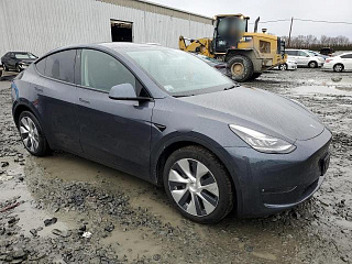 TESLA MODEL Y 2021