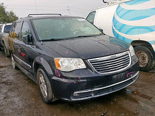 CHRYSLER TOWN & COUNTRY TOURING 2011