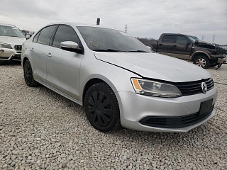 VOLKSWAGEN JETTA SE 2014