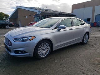 FORD FUSION SE HYBRID 2016