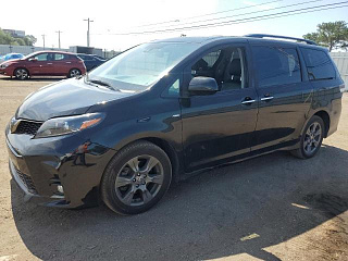 TOYOTA SIENNA SE 2020