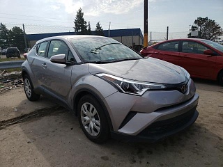 TOYOTA C-HR XLE 2019