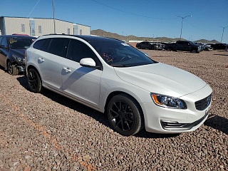 VOLVO V60 PREMIER 2015