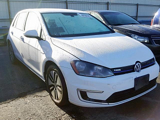 VOLKSWAGEN E-GOLF 2016