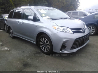 TOYOTA SIENNA LE, 2018