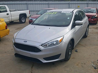 FORD FOCUS SE 2015