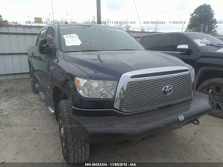 TOYOTA TUNDRA CREWMAX SR5 2013