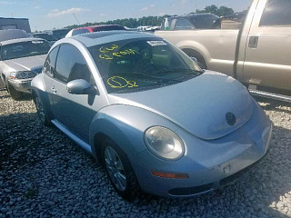 VOLKSWAGEN NEW BEETLE 2010