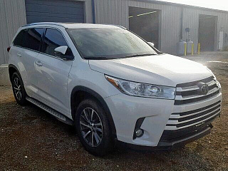 TOYOTA HIGHLANDER SE 2018