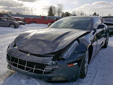 FERRARI FF