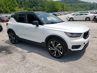VOLVO XC40 T5 R-DESIGN 2021