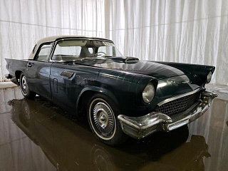 1957 FORD THUNDERBIRD