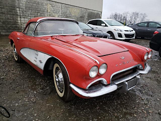 1961 CHEVROLET CORVETTE