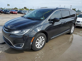 CHRYSLER PACIFICA TOURING L 2018