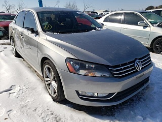 VOLKSWAGEN PASSAT SE 2012