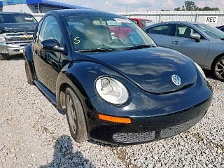 VOLKSWAGEN NEW BEETLE 2010