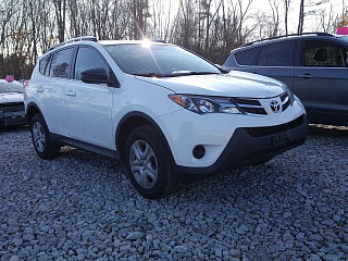TOYOTA RAV4 LE 2015