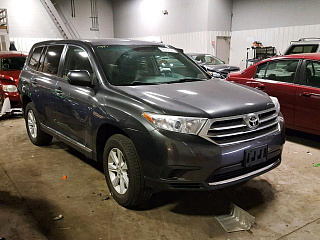 TOYOTA HIGHLANDER BASE 2013
