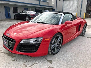 AUDI R8 5.2 QUATTRO